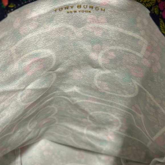 Tory Burch Canvas Wallpaper Floral Tote White Logo On Front Red Logo On Back NEW - Picture 4 of 4